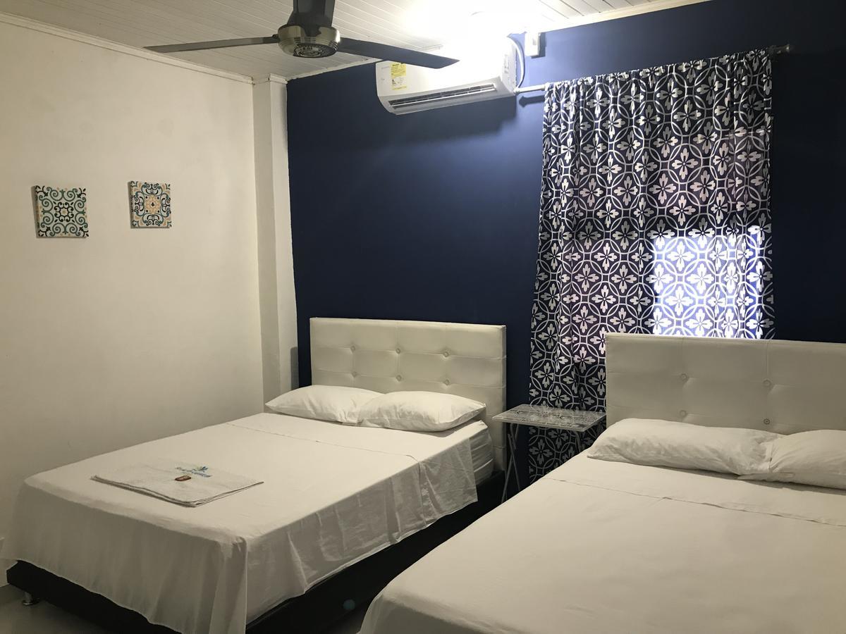 מונטריה Riviera Central Hotel מראה חיצוני תמונה